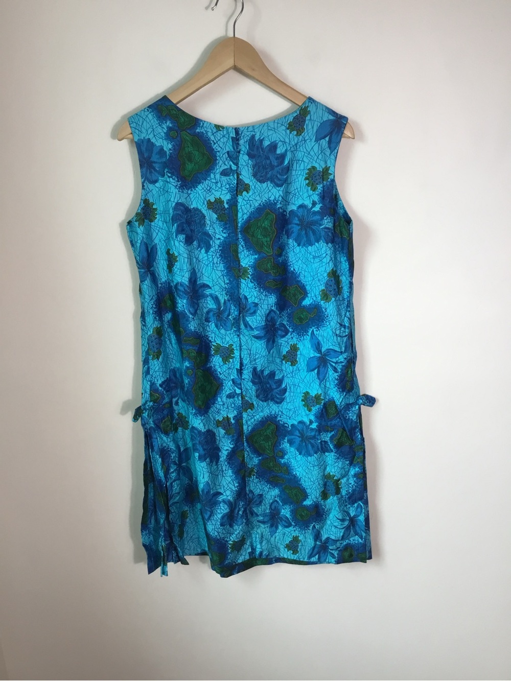 Vintage Royal Hawaiian Blue Hibiscus Palms Sleeveless Dress